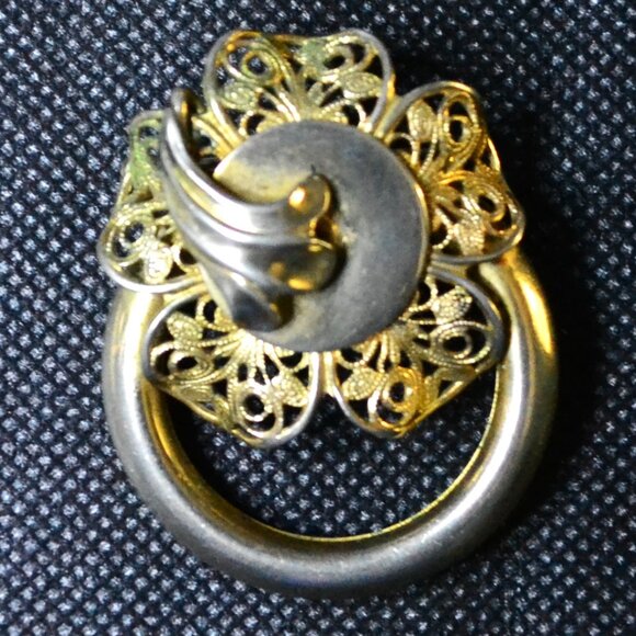 Cano Brooch Mixed Washed Tones Filigree Work Ladies Jewelry Fashion Accessory - Picture 1 of 3